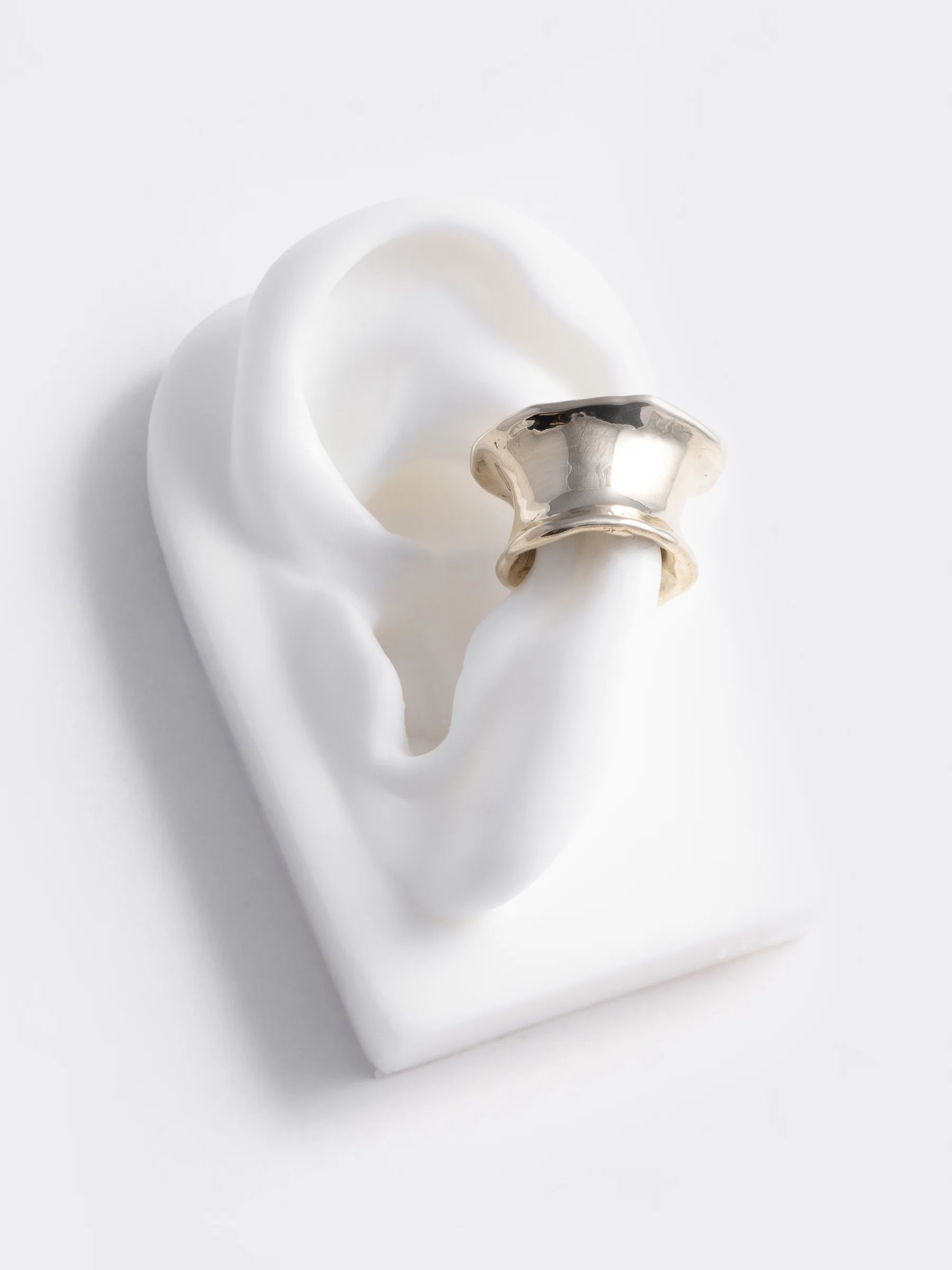 CALAMARI EAR CUFF