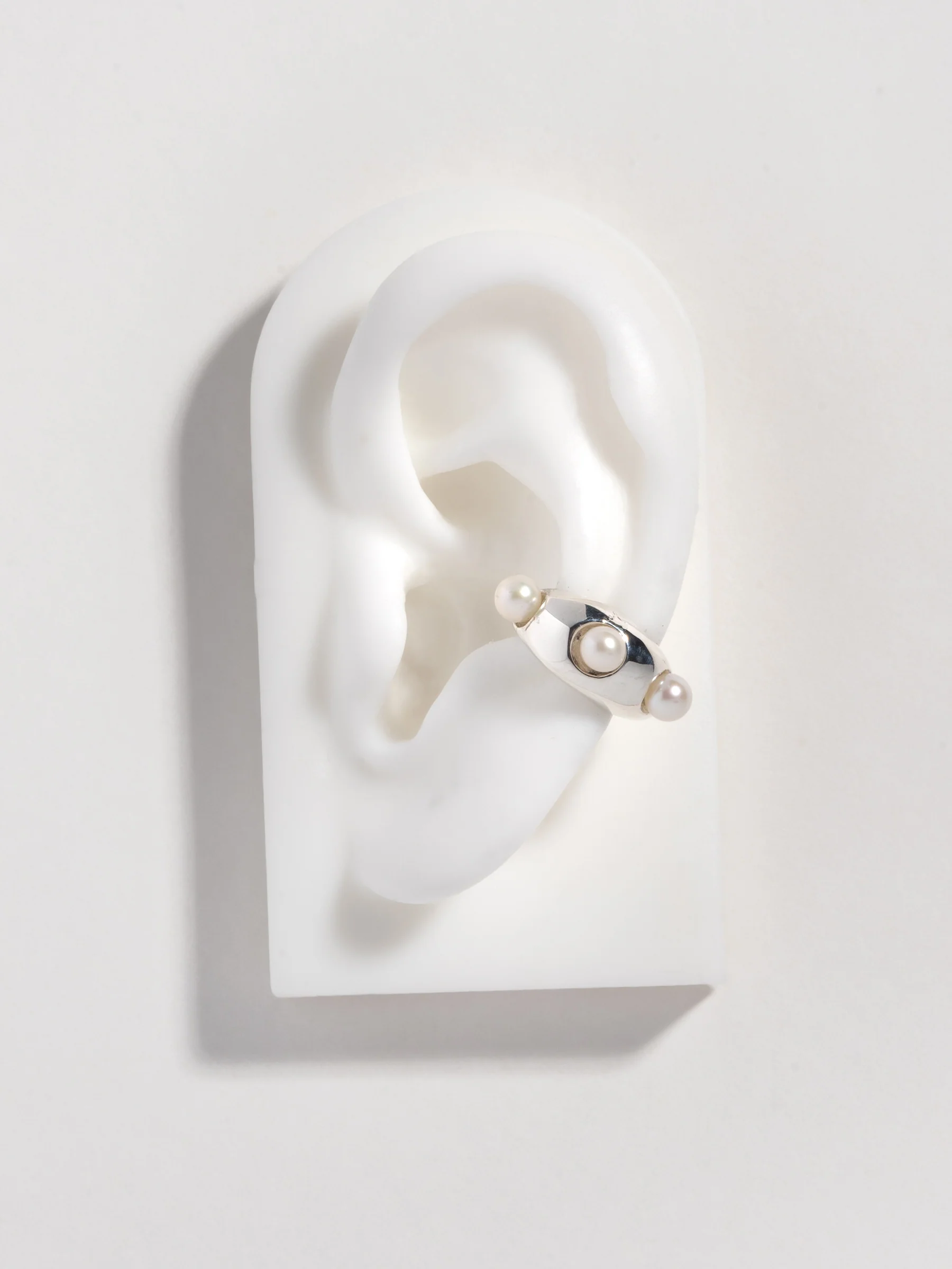 GROSSO Perla Ear Cuff - Image 5