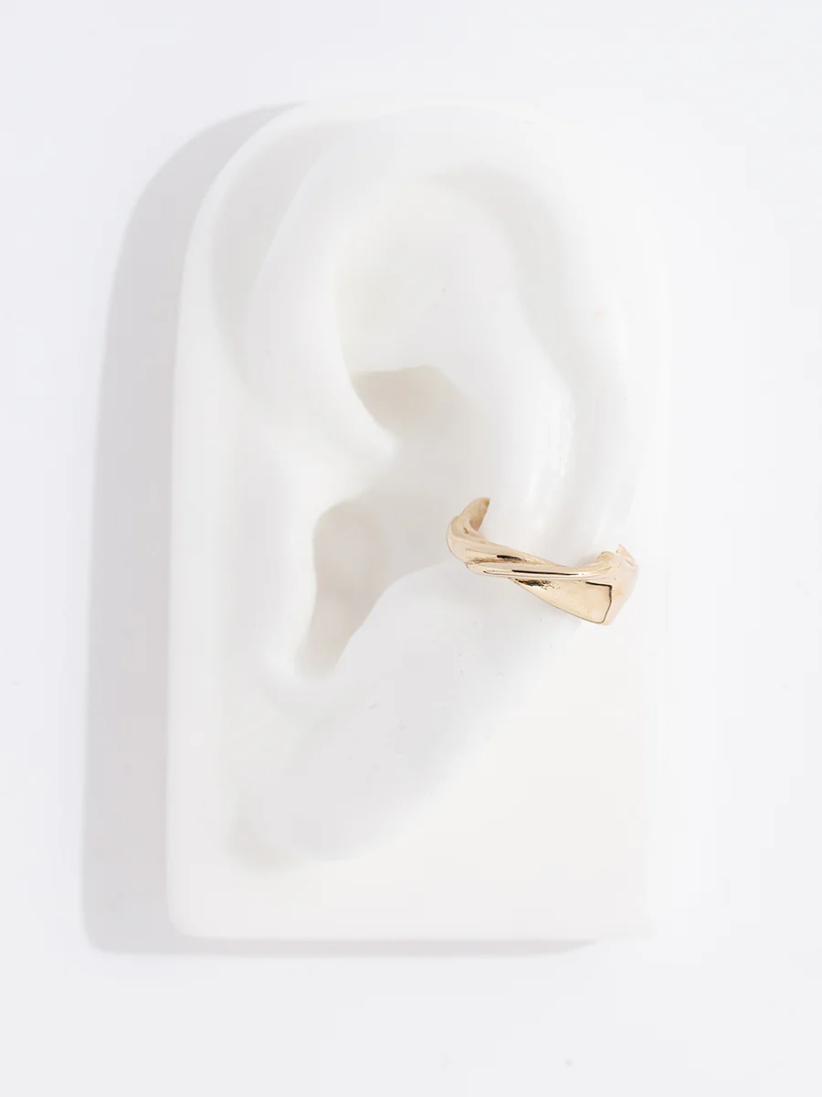 TWIST EAR CUFF