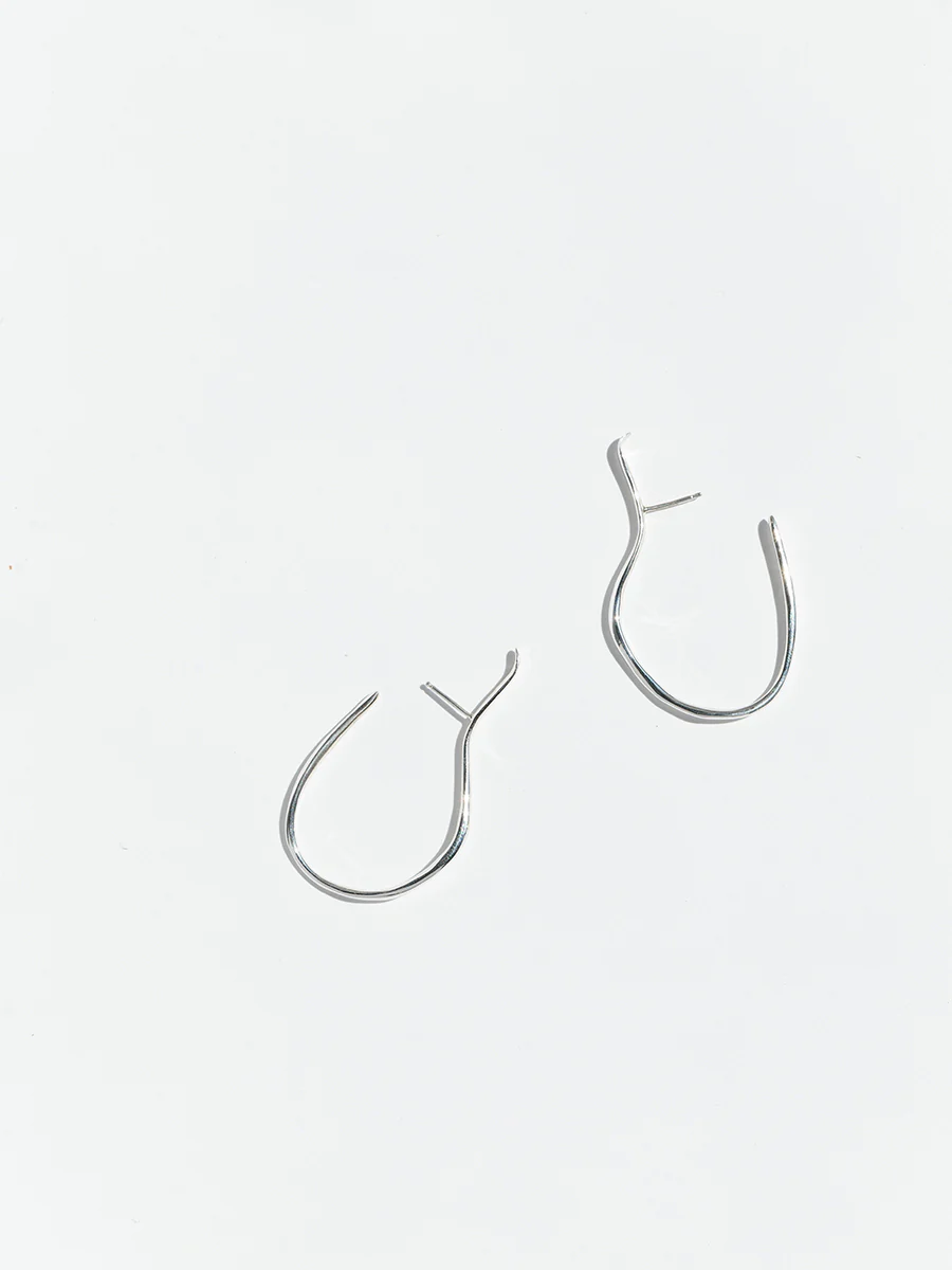 VINEA HOOK EARRINGS - Image 3